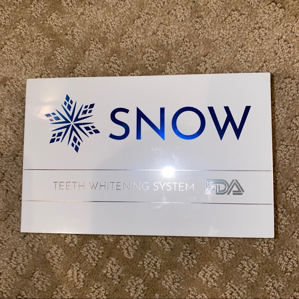 Snow Teeth Whitening